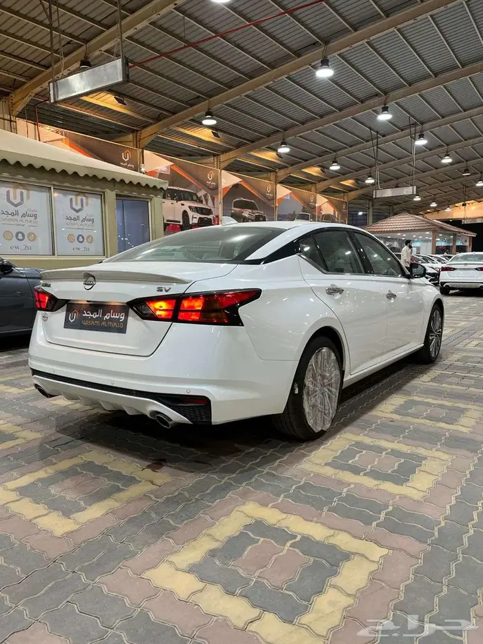نيسان التيما نص فل SV موديل 2026 4
