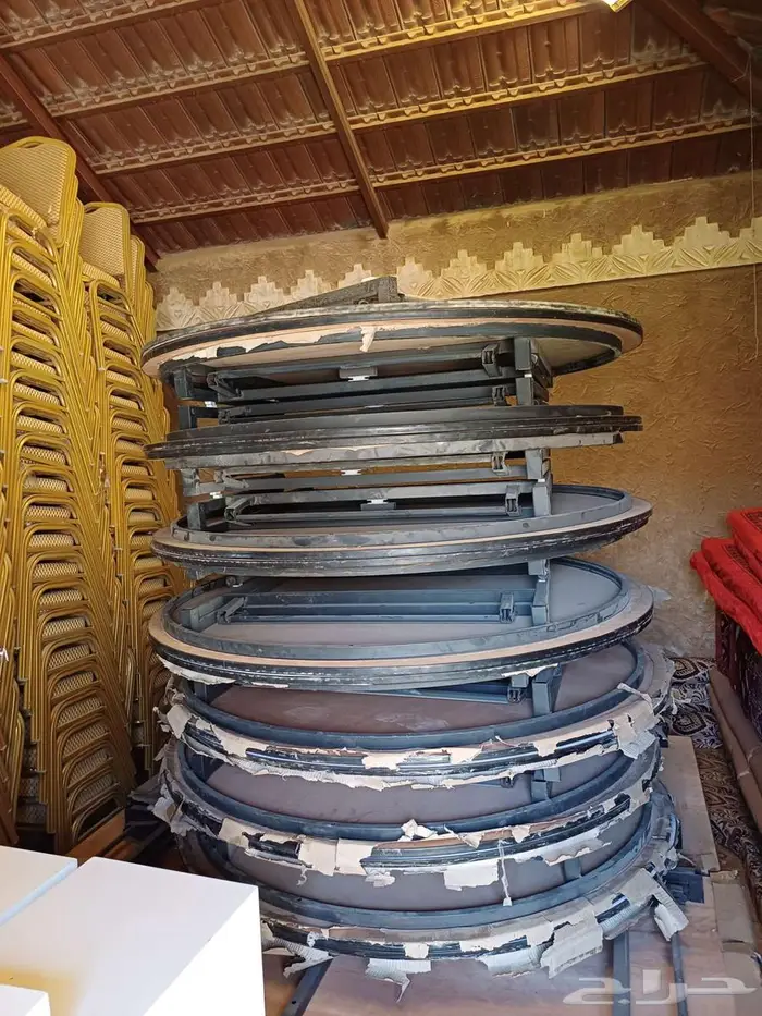 للبيع طاولات اكل وطاولات بوفيه وكراسي 0