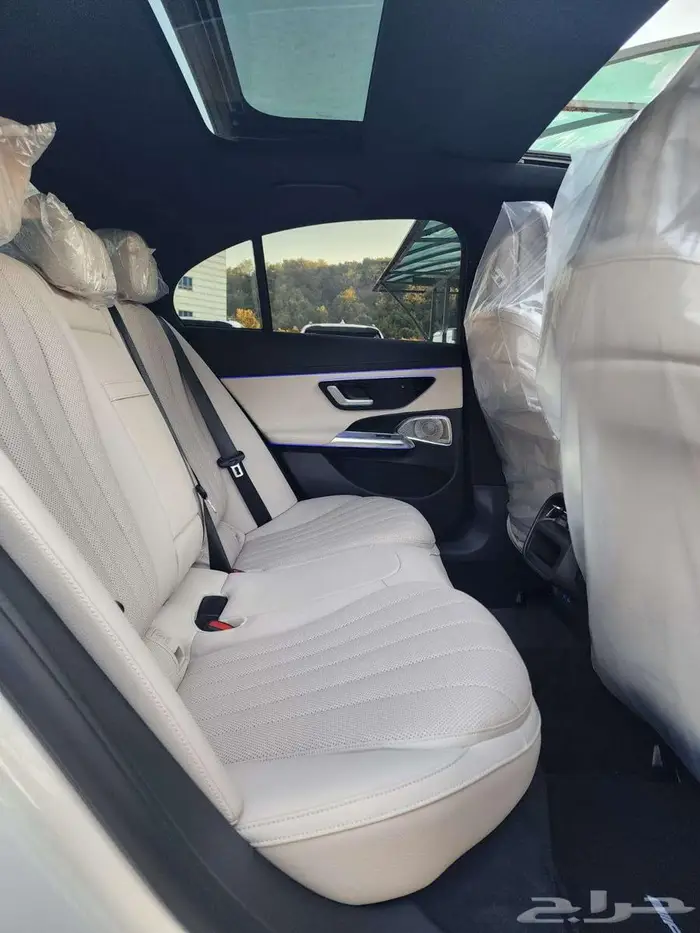 مرسيدس E300 موديل 2025 اصفار 8