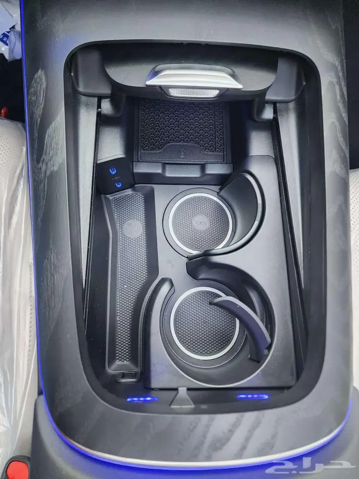 مرسيدس E300 موديل 2025 اصفار 23