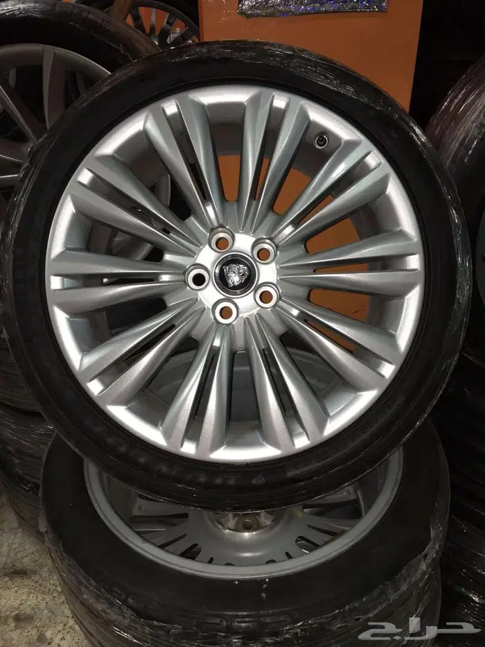 تتوفر لديناجميع انواع جنوط الجاكوار بجميع الحجم 40