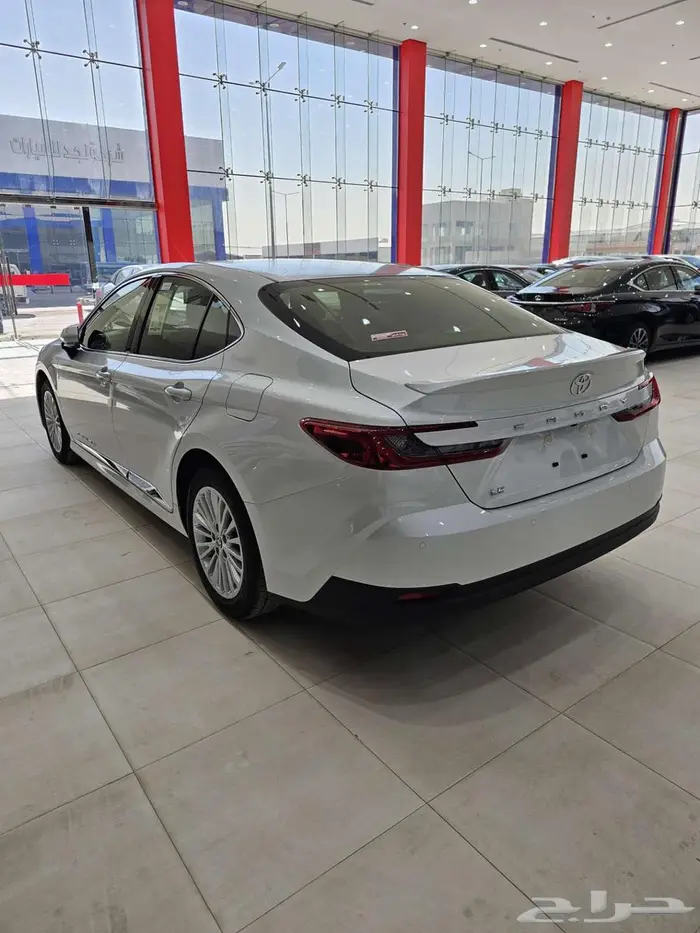 تويوتا كامري LE بنزين موديل 2025 4