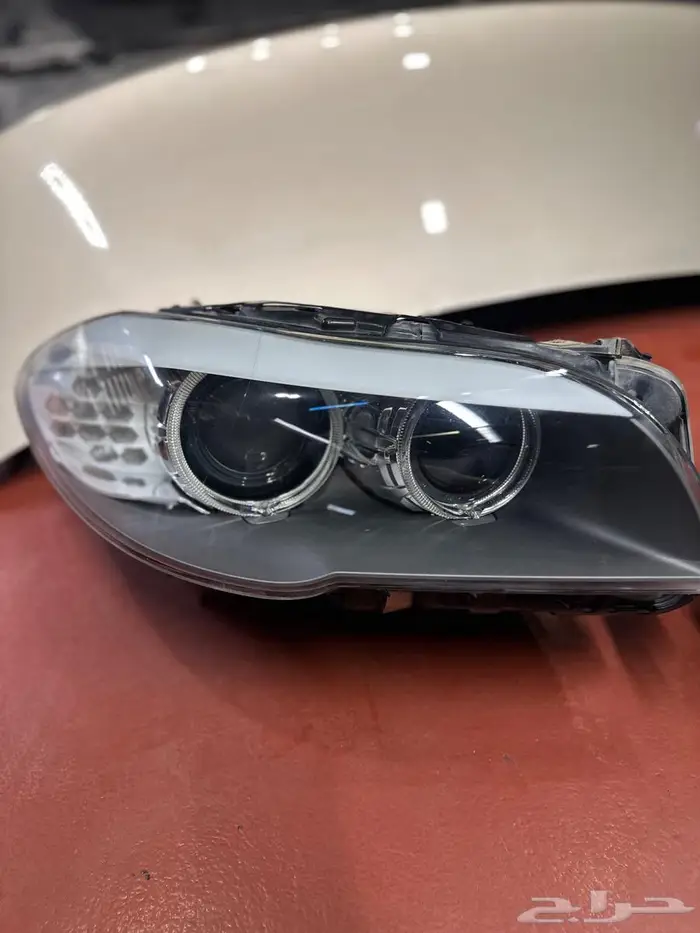 قطع للبيع واجهة وخلفية شمعات BMW F10 523 2011 7