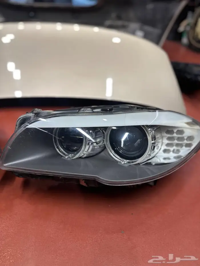قطع للبيع واجهة وخلفية شمعات BMW F10 523 2011 4