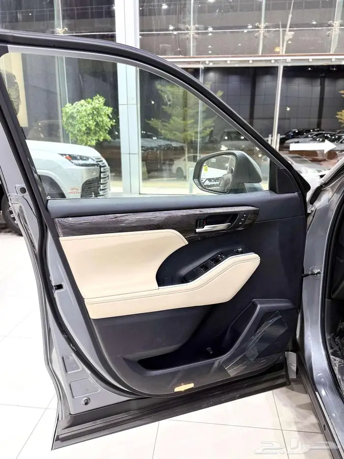 تويوتا هايلاندر ( LIMITED ) فل كامل موديل 2025 أقل الأسعار 19