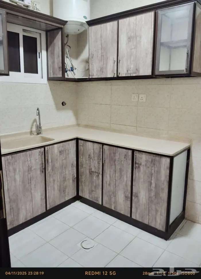 شقة للايجار بحي الشعلة 4