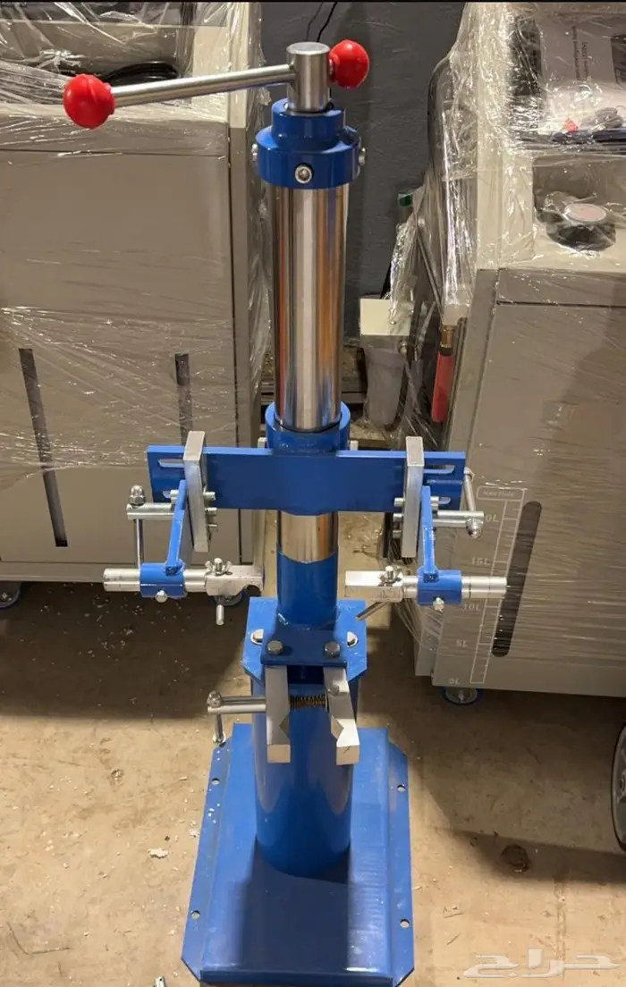 للبيع بالتقبيل ورشة (ميكانيكا   كهرباء   سمكرة   بوية) 8