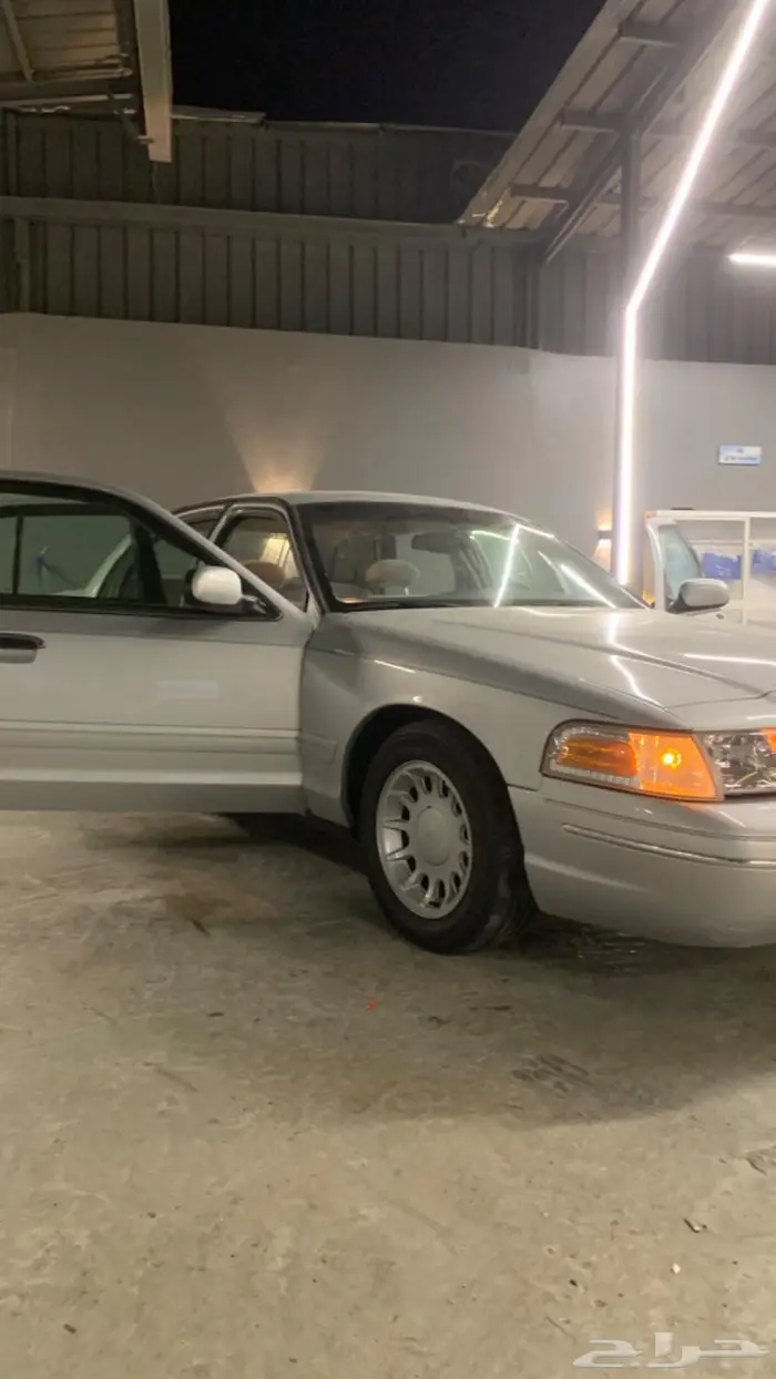 فورد فكتوريا 2001 20