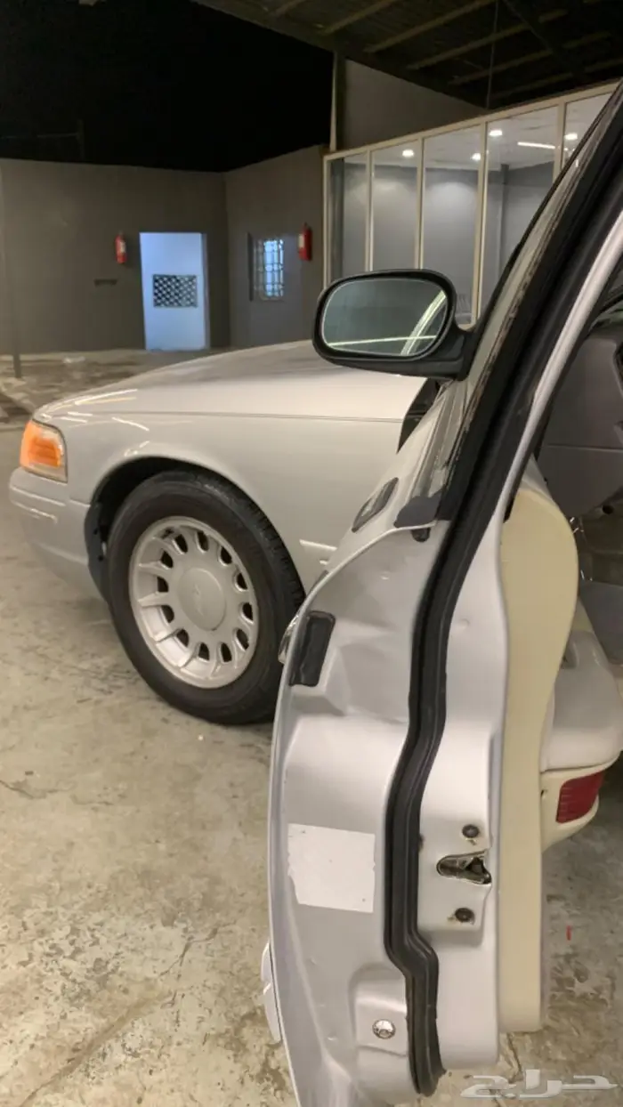 فورد فكتوريا 2001 4