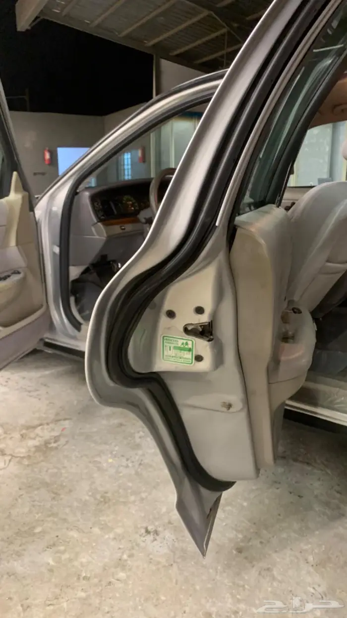 فورد فكتوريا 2001 19