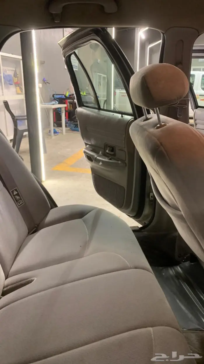 فورد فكتوريا 2001 25