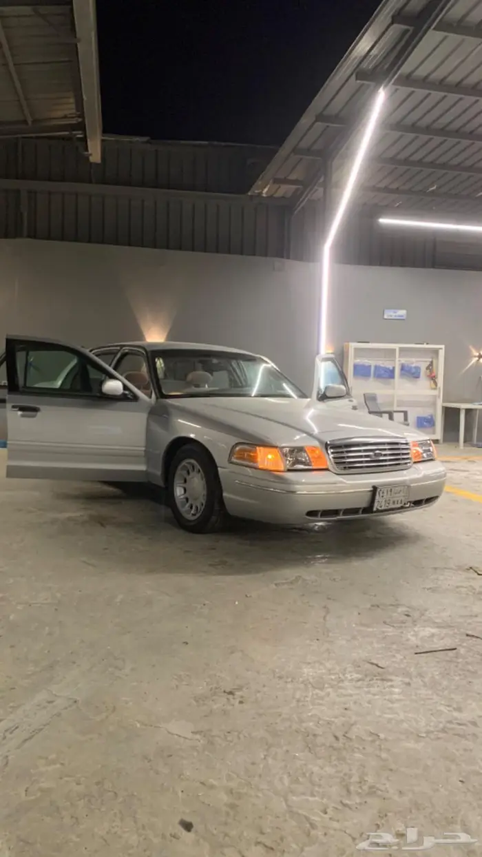 فورد فكتوريا 2001 5