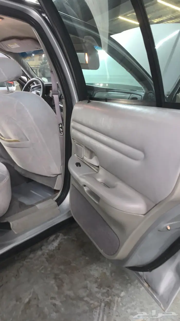 فورد فكتوريا 2001 39