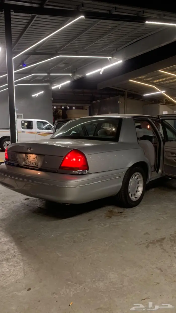 فورد فكتوريا 2001 37