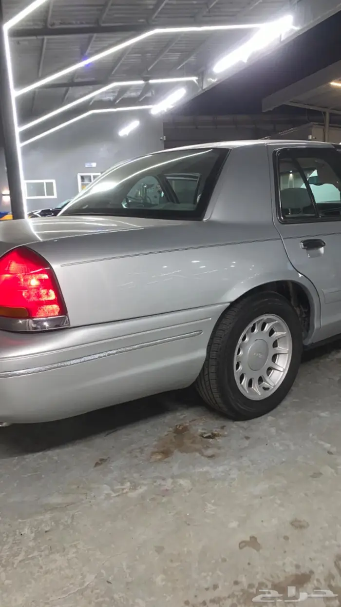 فورد فكتوريا 2001 40