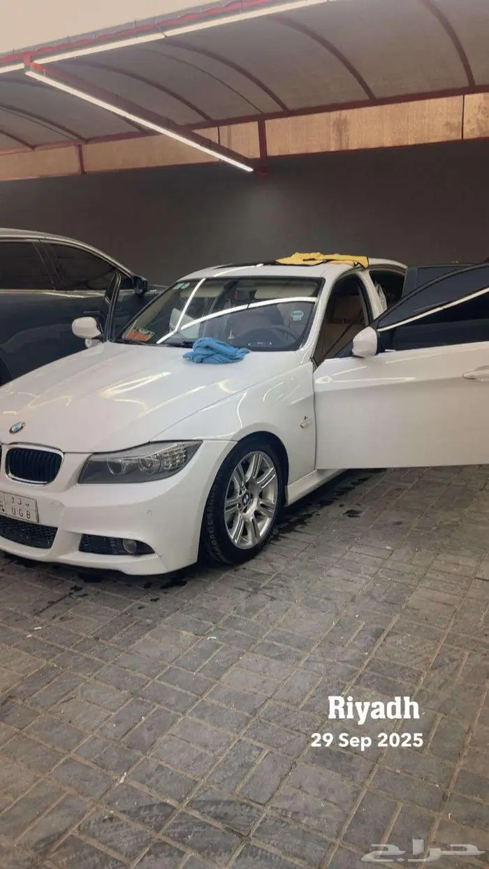 BMW 323i M-kit Model 2011 1