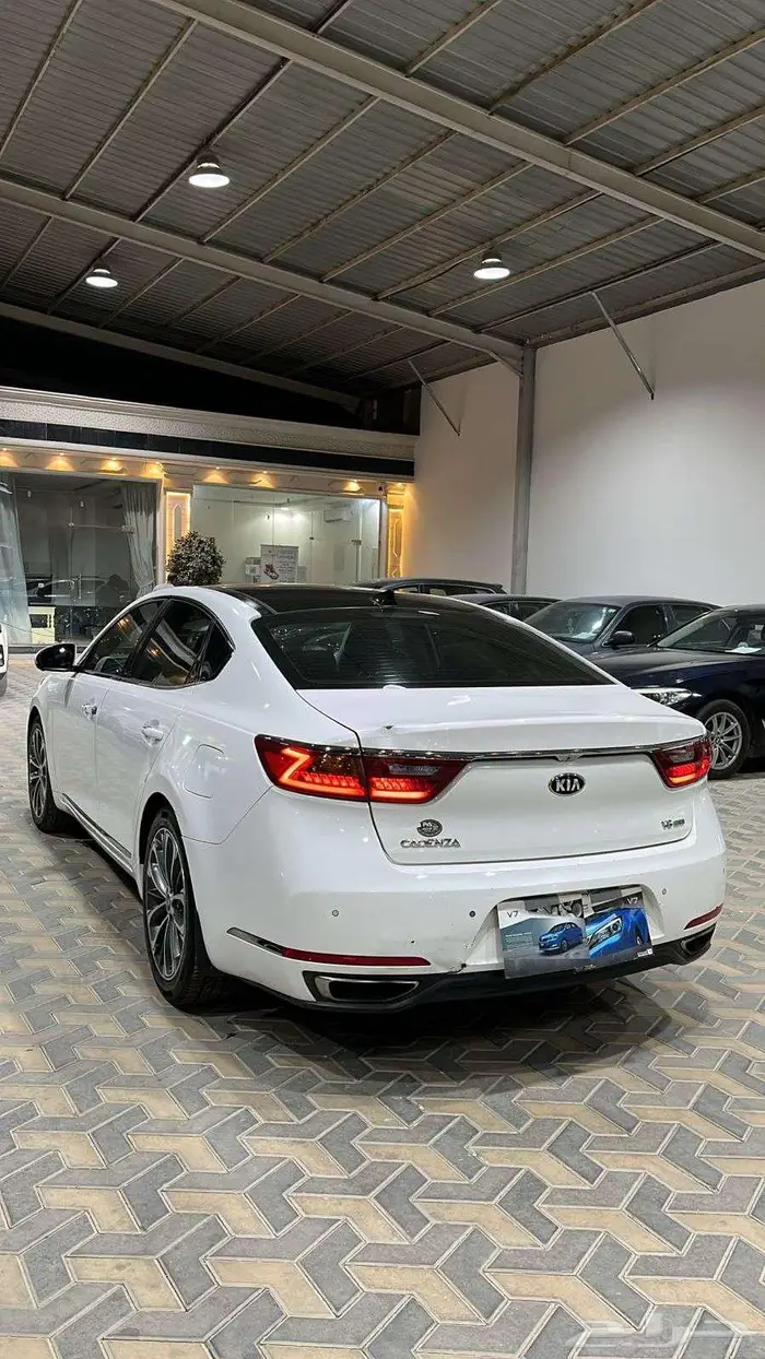 كيا كادينزا فل كامل سعودي موديل 2018 3