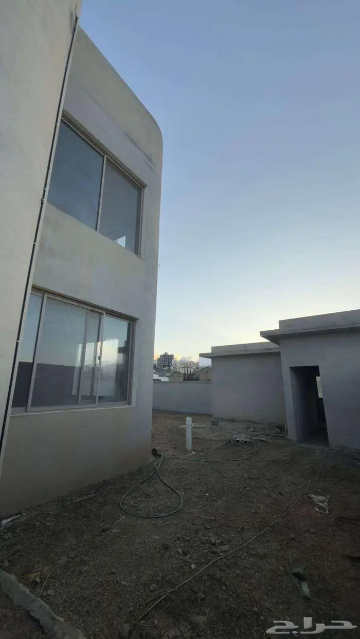 فلتين للبيع حي التعاون المعتق بناء شخصي دورين وملحق لكل فلة 3