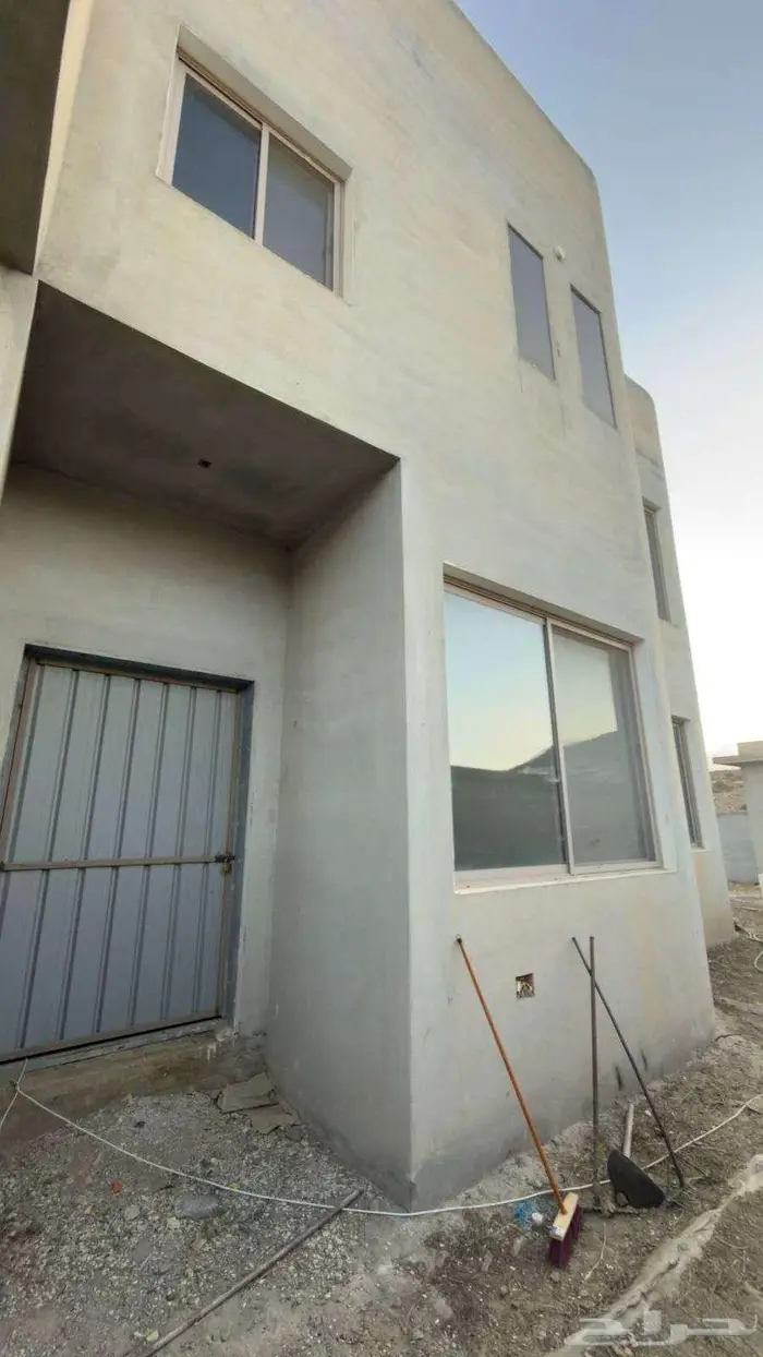 فلتين للبيع حي التعاون المعتق بناء شخصي دورين وملحق لكل فلة 4