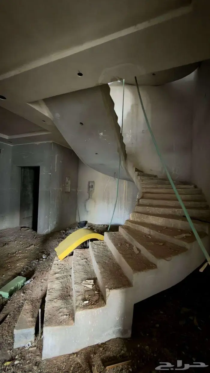 فلتين للبيع حي التعاون المعتق بناء شخصي دورين وملحق لكل فلة 27