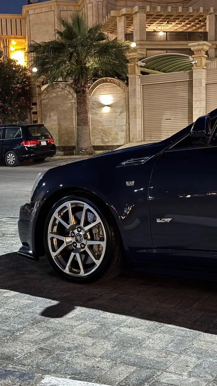 كاديلاك 2010 cts v 8