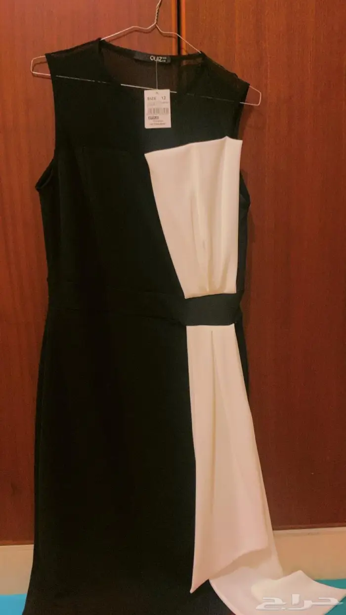 فستان أسود انيق جدا  للمناسبات المميزة 3
