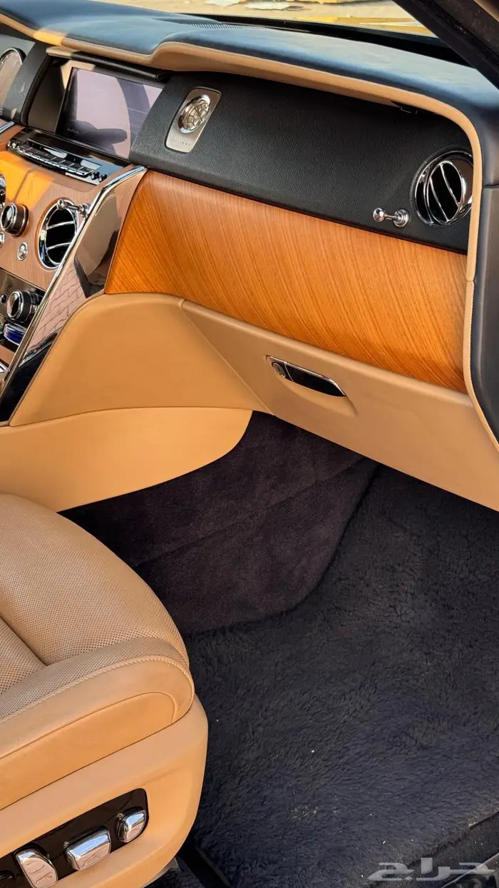 رولز رويس كولينان سيلفر باج Silver Badge 15