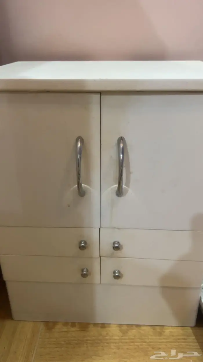 دولاب مكياج 0