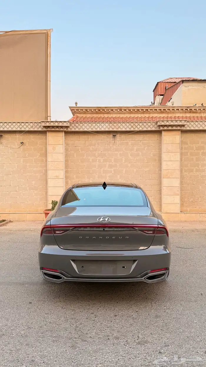 هونداي ازيرا 2022 ( بنزين ) v6 فل كامل بانوراما 3