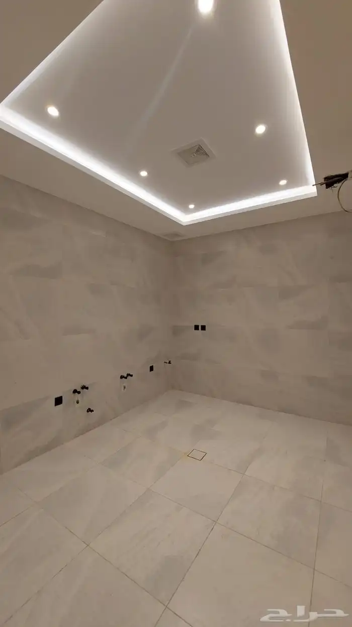 شقة للايجار 4 غرف حي الواحة 5