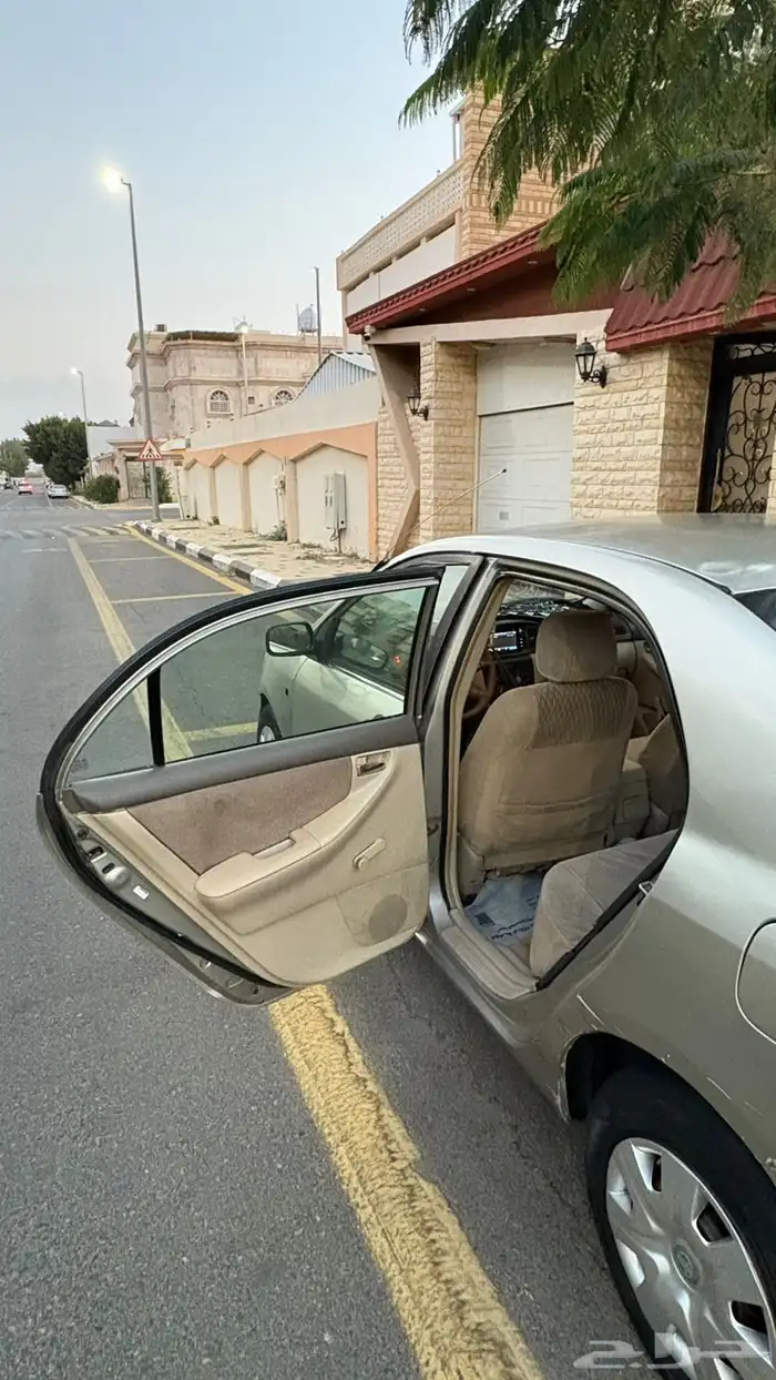 للبيع كورولا 2004 9