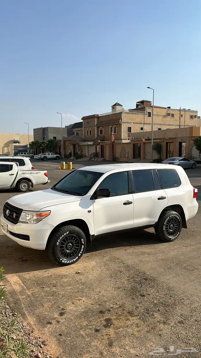 جيب لاندكروزر جي2011 3