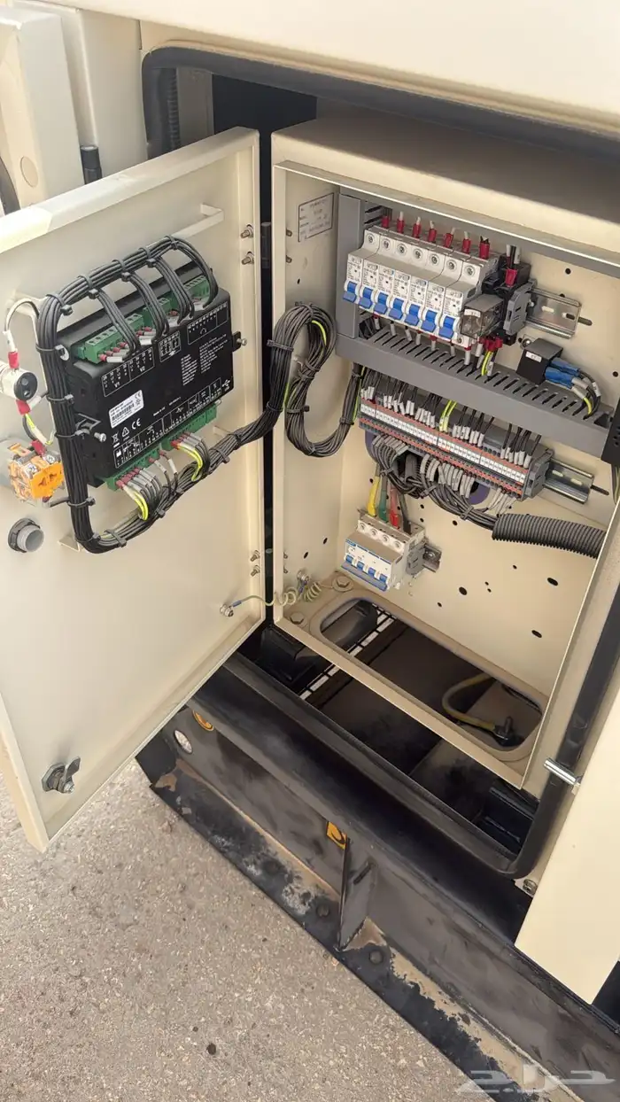 مولدات كهرباء 4 سلندر كاتم صوت 3