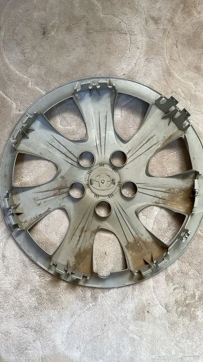 طيس كامري 2011 اصلية للبيع 9