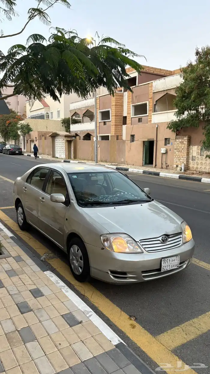 للبيع كورولا 2004 5