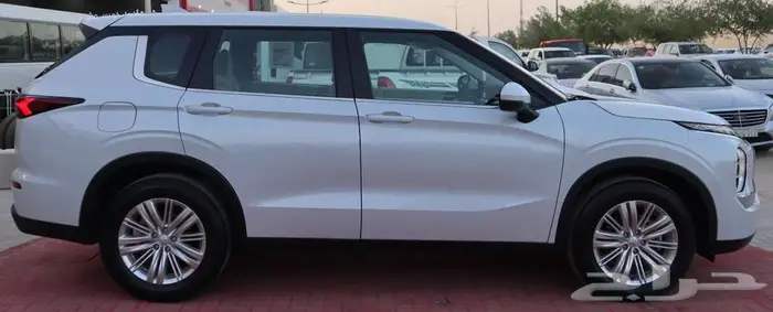 ميتسبويشي اوتلاندر 2025 استاندر وبريميوم (مبيعات اقساط) 1