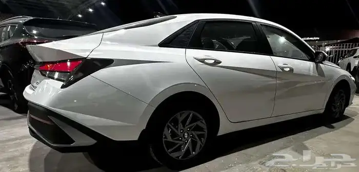 هيونداي إلنترا سمارت 2025   السيارة الأنيقة بتقسيط ميسر 4