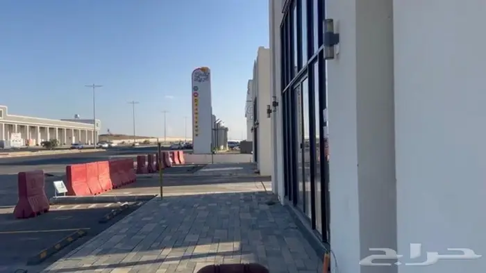 للإيجار محلين درايف ثرو بخميس مشيط - طريق الامير سلطان 2