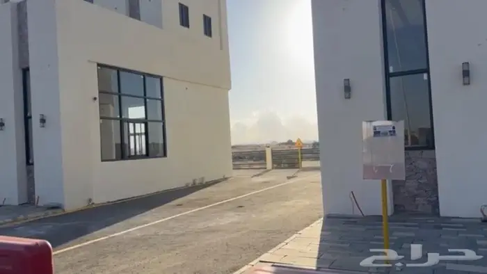 للإيجار محلين درايف ثرو بخميس مشيط - طريق الامير سلطان 6