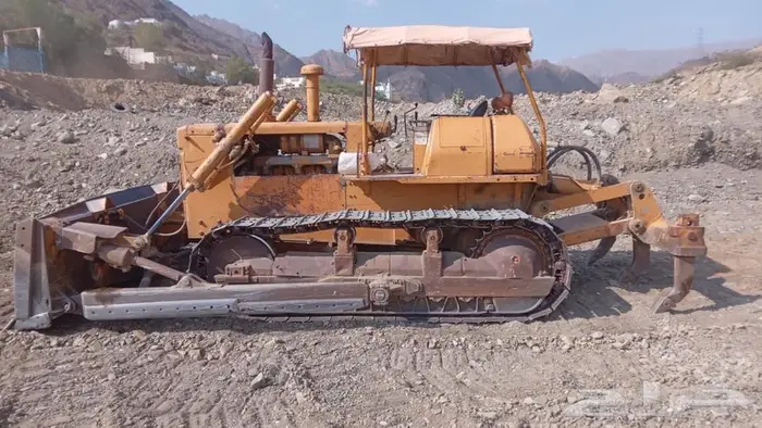 للبيع بلدوزر مقاس 65 على 6 0