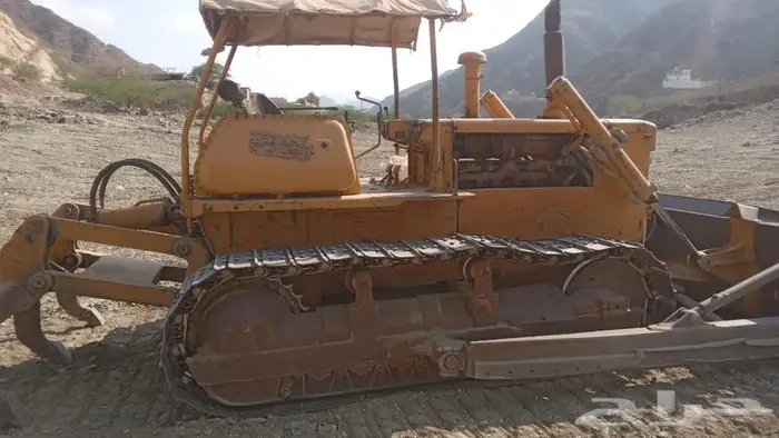 للبيع بلدوزر مقاس 65 على 6 2