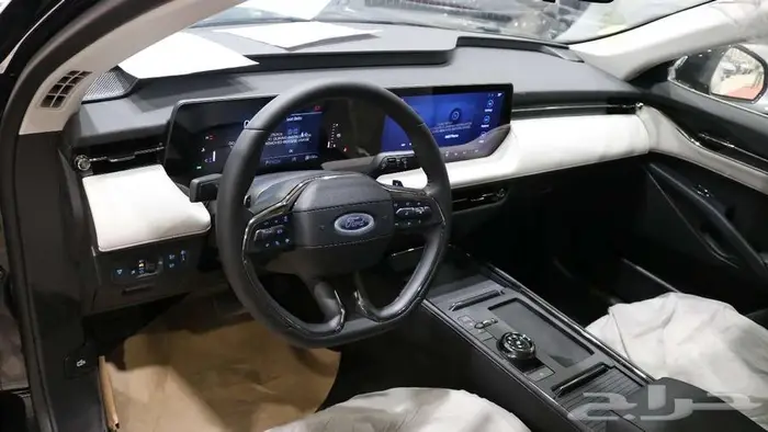 فورد تورس ترند 2026 اسود كاش - اقساط 11