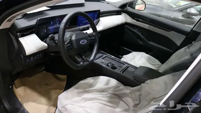 فورد تورس ترند 2026 اسود كاش - اقساط 10