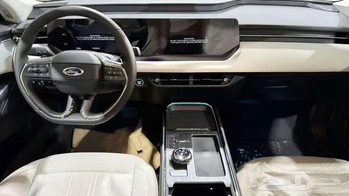 فورد تورس تيتانيوم 2026 اسود 3