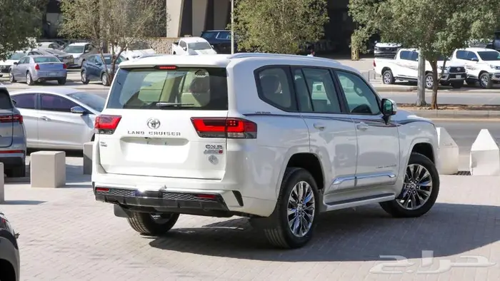 تويوتا لاندكروزر 2025 وارد الساير كاش وتقسيط 5