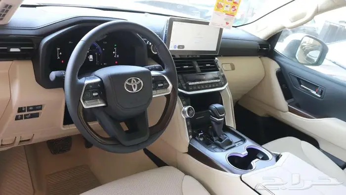 تويوتا لاندكروزر 2025 وارد الساير كاش وتقسيط 15