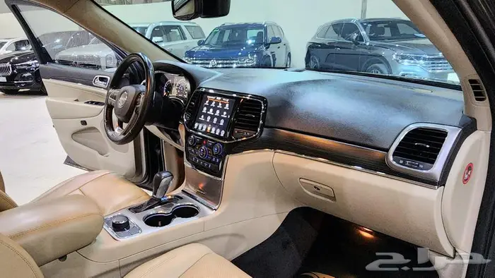 جراند شيروكي ليمتد 2019 17