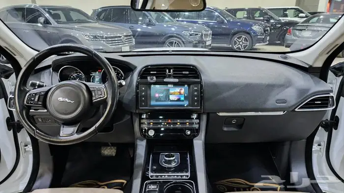 جاكور F Pace 2017 18