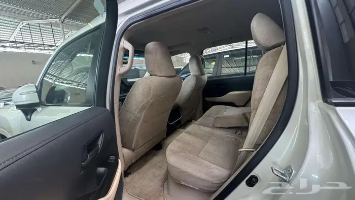 تويوتا جي اكس ار رقم 3 موديل 2022 ديزل على السوم 9