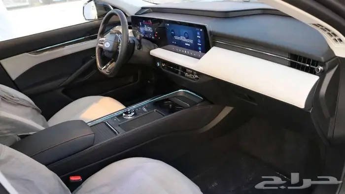 فورد تورس تيتانيوم2026 كاش وتقسيط 10